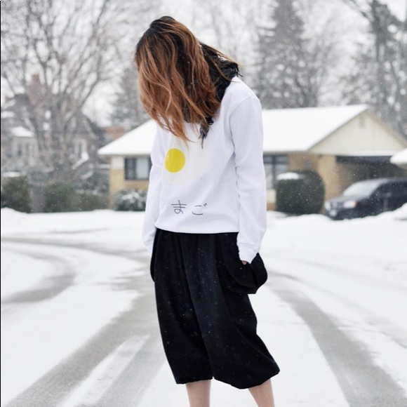 Tamago Sweater - Picture 3 of 6